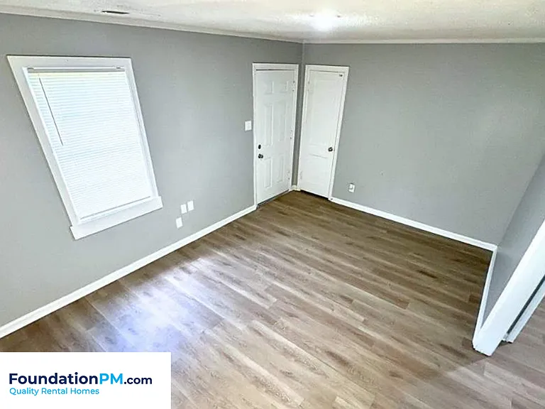 1748 Benning St — Photo 8