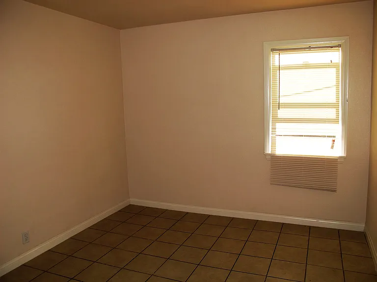 3354 Norton Ave #D — Photo 14