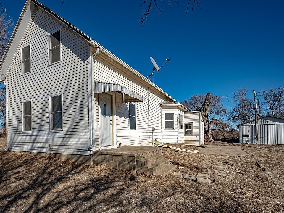 1st image of 1654 Charles Ave