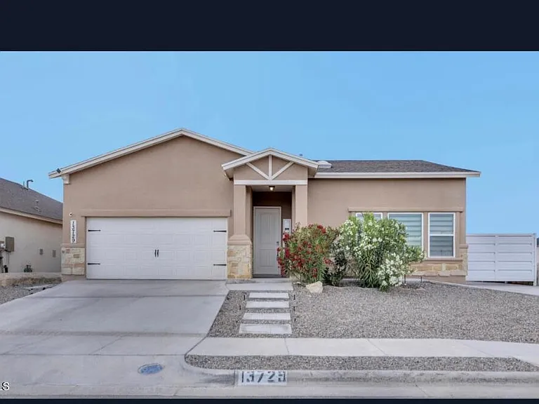 13729 Vista Lagos Ave — Photo 2