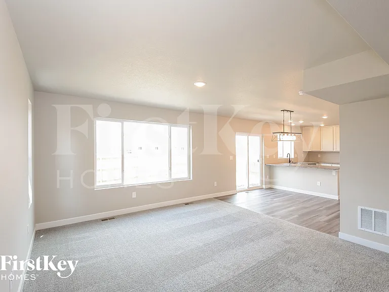 10304 Horton Dr — Photo 4