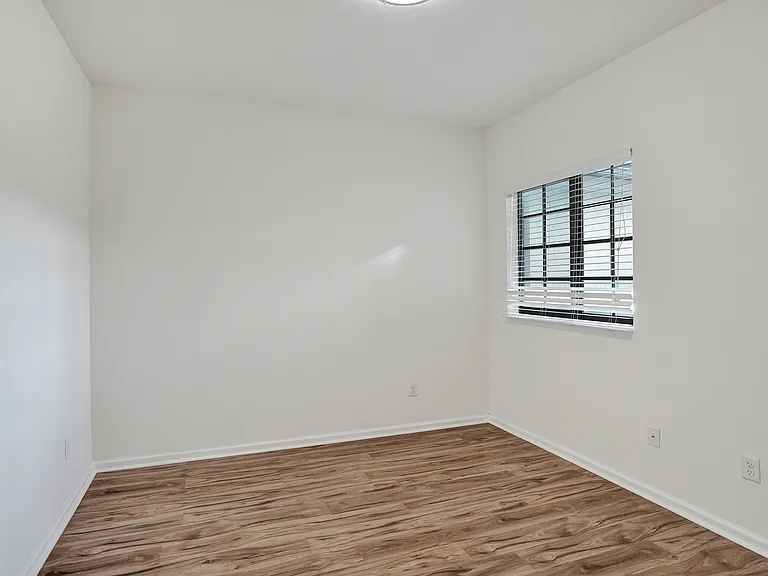 4234 N Dixie Hwy #122 — Photo 25