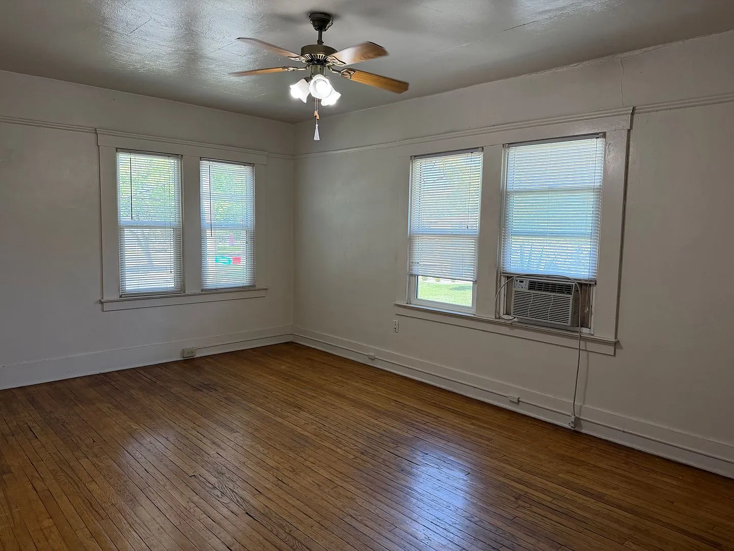 1382-1396 N Linden Ave — Photo 2
