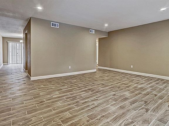 3rd image of 12633 Memorial Dr APT 52