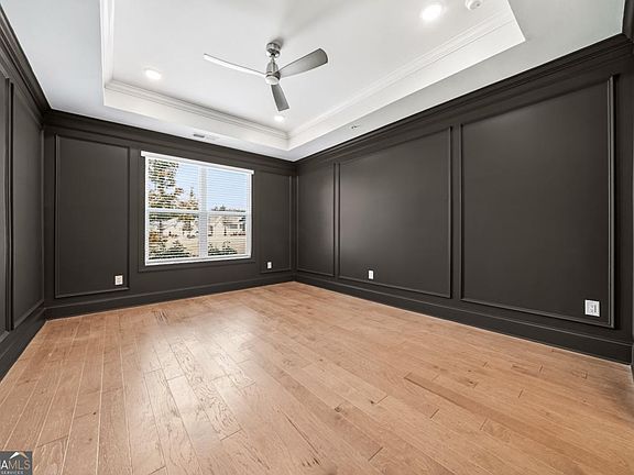 5th image of 261 Vinca Cir NW