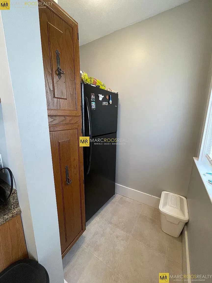 5 bed, 2.0 bath, $7,000 — Photo 4