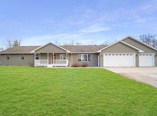 9695 Apache Ave, Fremont, WI 54940