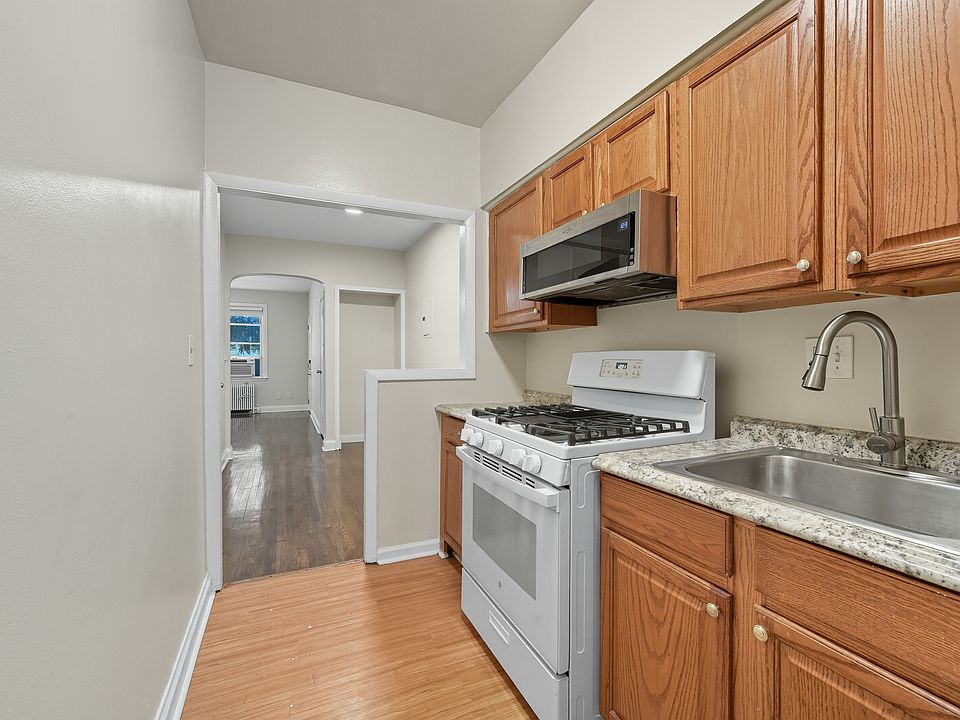 2nd image of 117 19th St NE APT 4