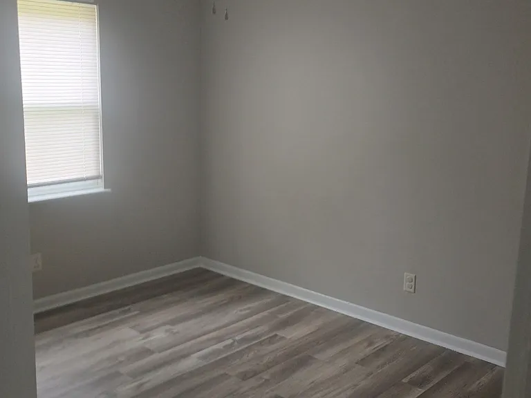 1804 Kings Chapel Rd #1 — Photo 10