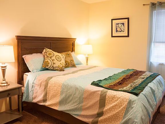 2nd image of 485 Alpine Pl APT 5