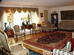 2 Noel Ln, East Brunswick, NJ 08816