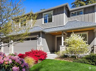 654 Ferryview Ln NE, Bainbridge Island, WA 98110
