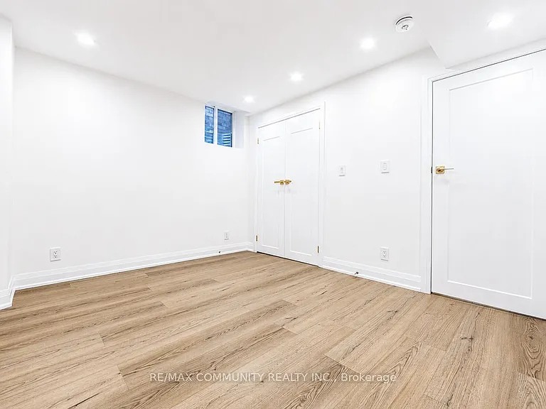 8 Capstan Ct #BASEMENT — Photo 17
