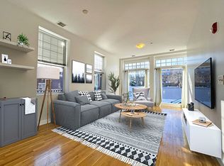 8 Barton Sq #1, Salem, MA 01970