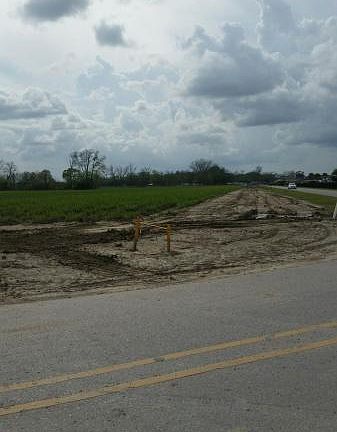 3rd image of N Barn Rd
