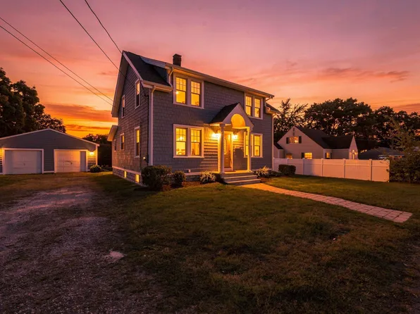 32 Wilmont St, Chicopee, MA 01013
