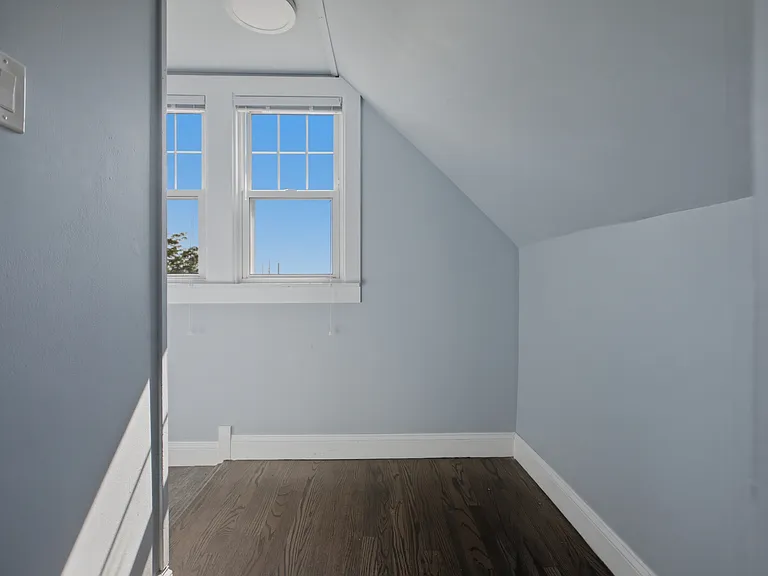2430 N Normandy Ave #2 — Photo 5