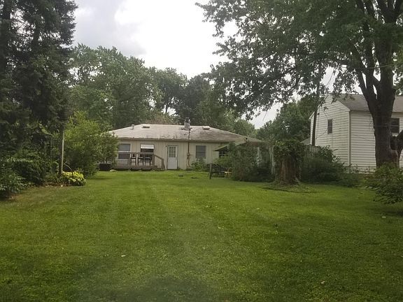 4th image of 2004 Whitcomb Ave