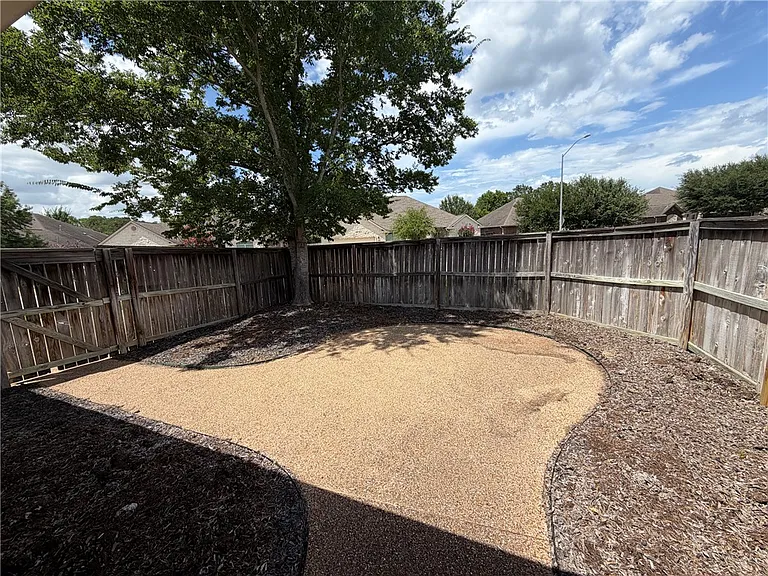 413 Cold Spring Dr — Photo 15