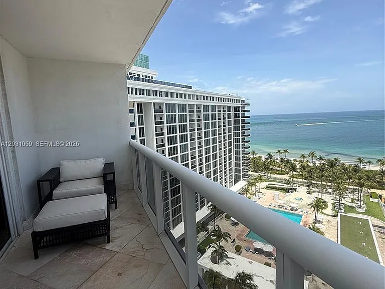 10275 Collins Ave #1221 — Photo 2