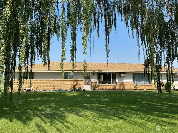 2141 Ashue Road, Wapato, WA 98951