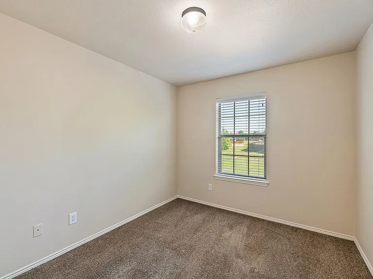 341 Orbit Dr — Photo 11