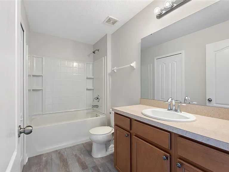 1220 Priory Cir — Photo 27