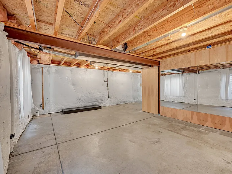 1560 Bain Dr — Photo 21