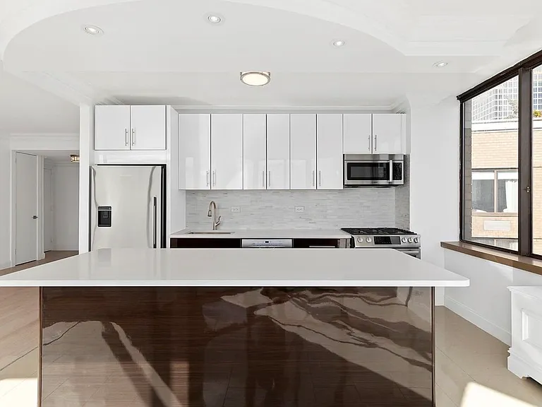 380 Rector Pl #12G — Photo 4
