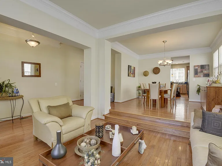 6087 Piney Woods Ct — Photo 3