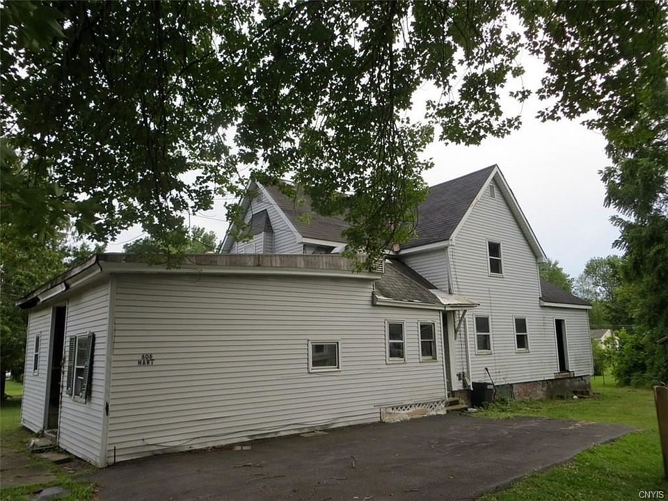 2nd image of 606-608 W 3rd St S