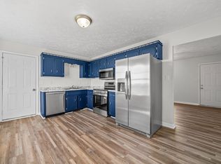 2040 Carneal Ln, Oak Grove, KY 42262