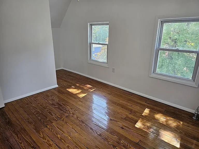275 Grove St #3 — Photo 6