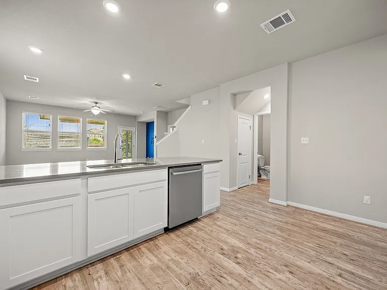 19004 Quebrada Dr — Photo 8