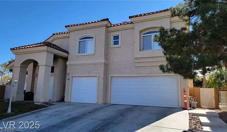 2598 Mizzoni Cir — Photo 2