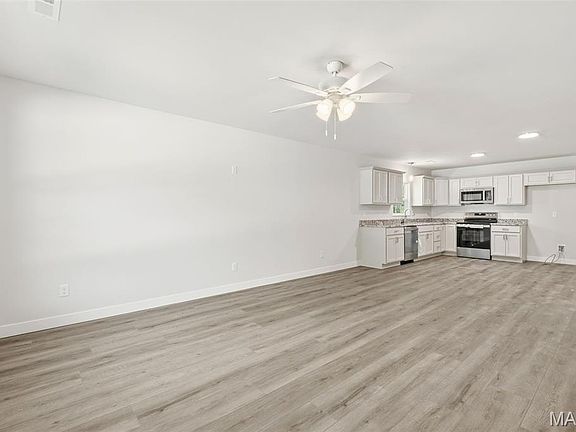 2nd image of 256 Walnut St