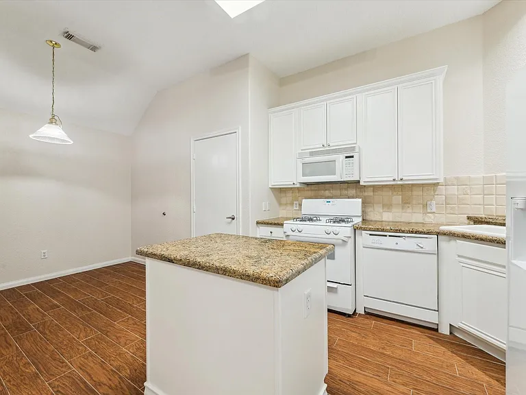 2806 Crescent Star Rd — Photo 9