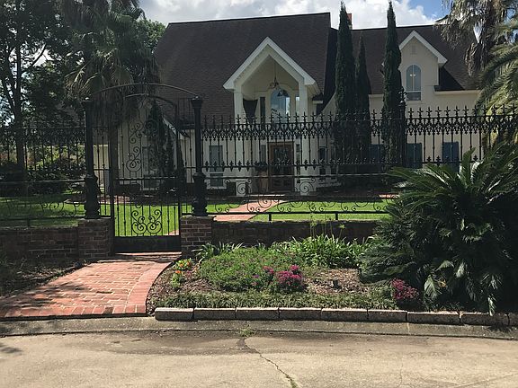 4th image of 701 Woodcock Ln