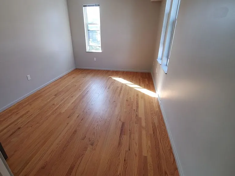 57 Glenville Ave — Photo 9