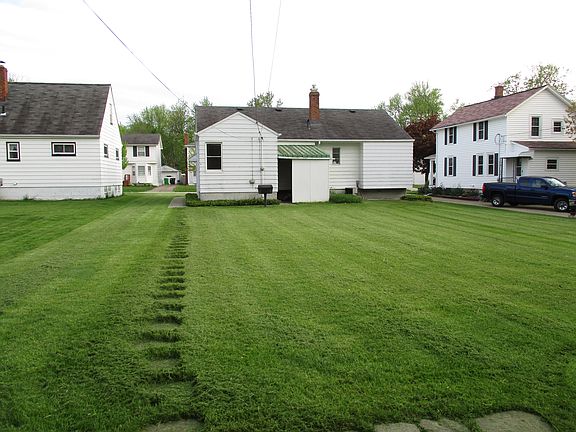 3rd image of 105 William St