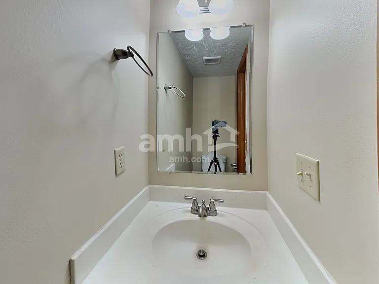 7624 Harbour Town Dr — Photo 9