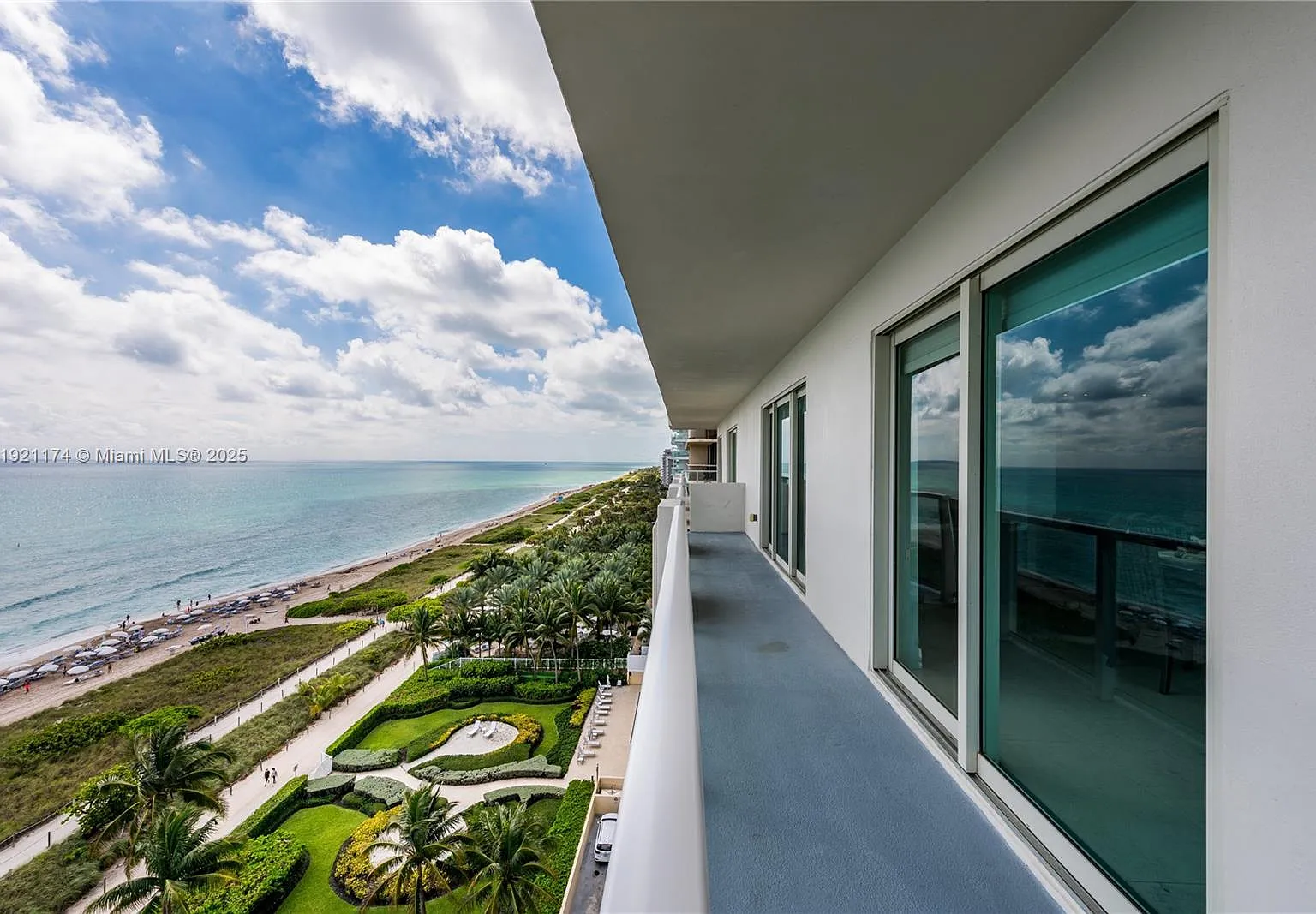 Spiaggia Ocean Condo — Photo 4