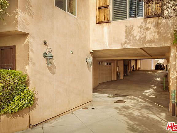 3rd image of 710 Virginia St