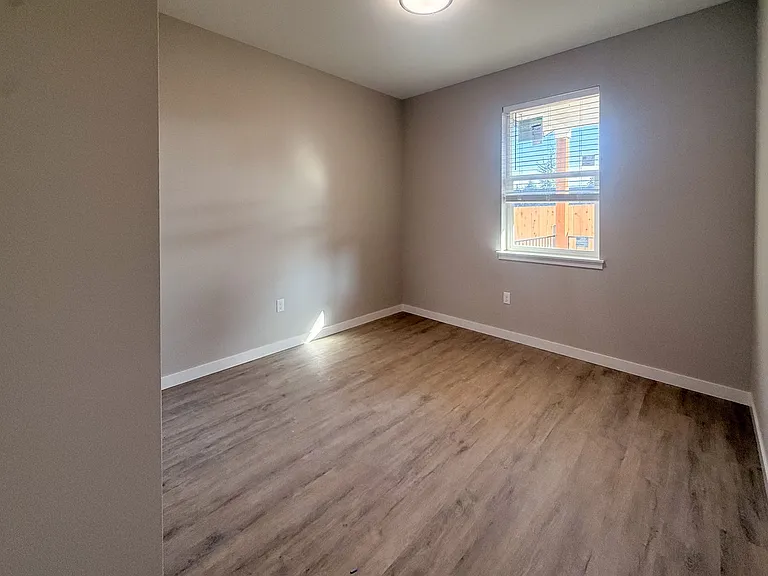 5534-5564 Skyline Rd S — Photo 177