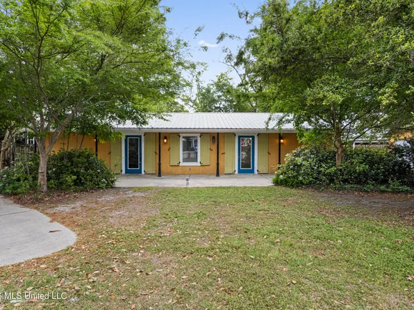 264 Washington St, Bay Saint Louis, MS 39520