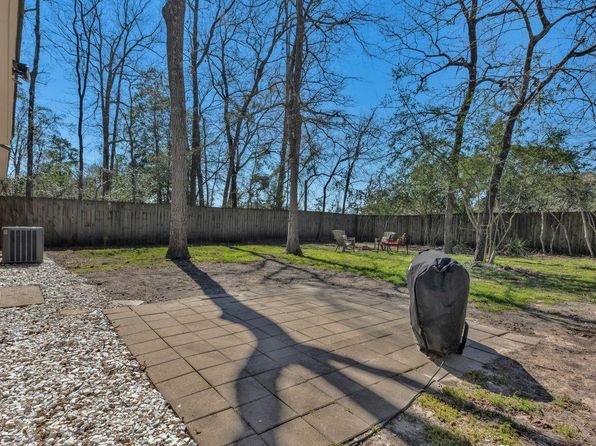 412 Rolling Hills Dr, Conroe, TX 77304