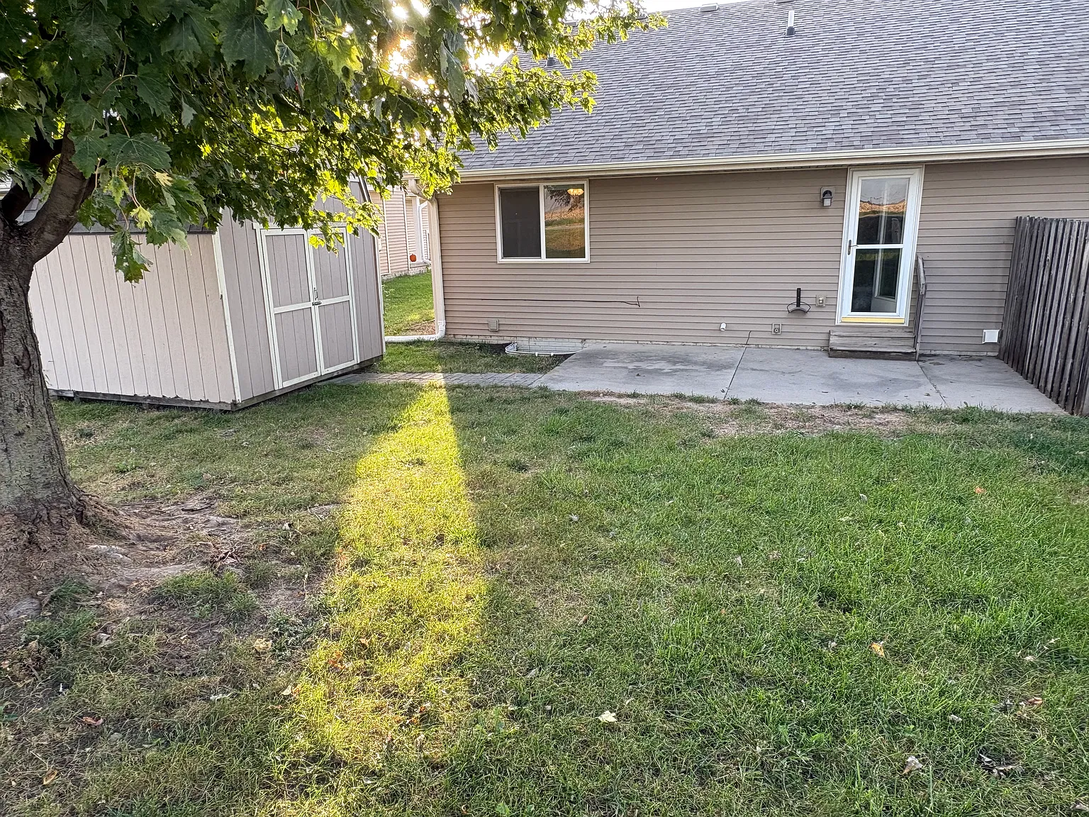 3 bed, 1927 sqft, $1,800 — Photo 2