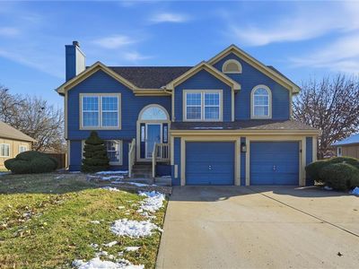 713 S Sunset Ln, Raymore, MO, 64083