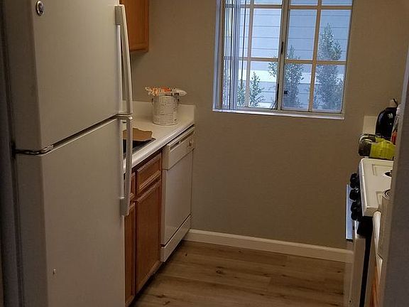3rd image of 847 Georgia St Unit F
