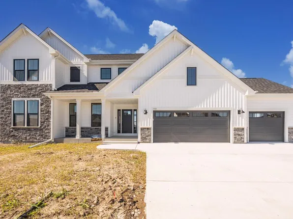 1722 Switchgrass STREET, Oconomowoc, WI 53066